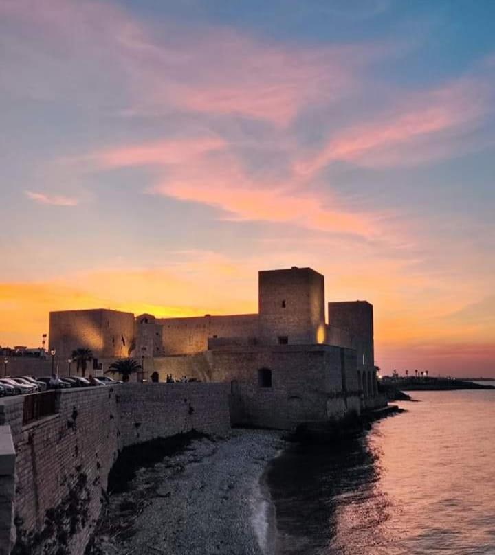Le Rondini Apartment Trani Exterior photo
